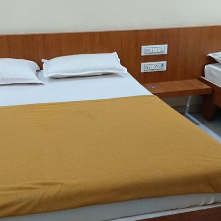 Hotel Tulsi Somnāth Buitenkant foto